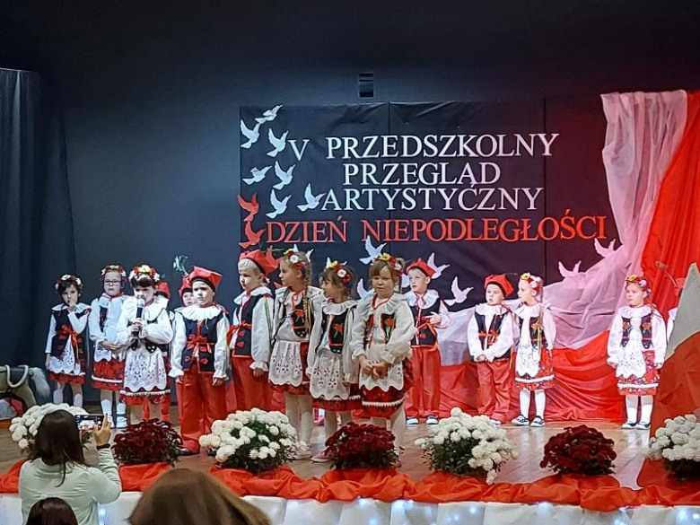 Przedszkolny Przegląd Artystyczny na Dzień Niepodległości