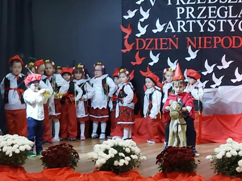 Przedszkolny Przegląd Artystyczny na Dzień Niepodległości