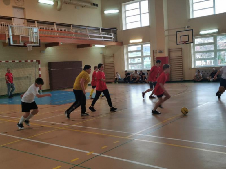 Młodzieżowe Drużyny Pożarnicze rywalizowały w zawodach sportowych