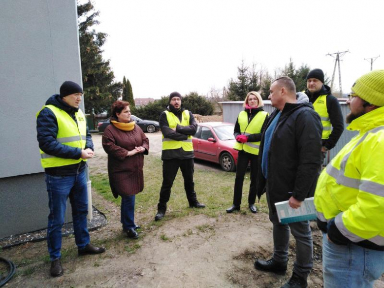 Postępują prace przy termomodernizacji szkoły podstawowej w Henrykowie