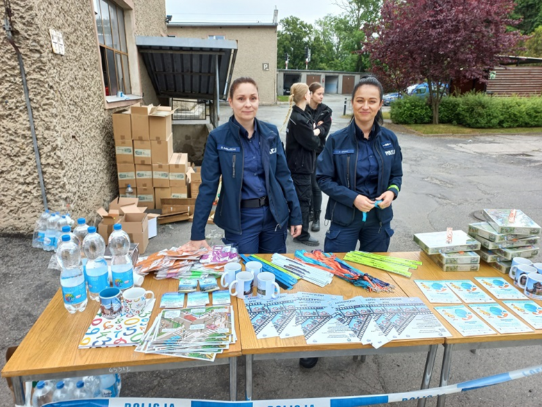 Przedwakacyjny festyn dla dzieci i młodzieży w ząbkowickiej komendzie