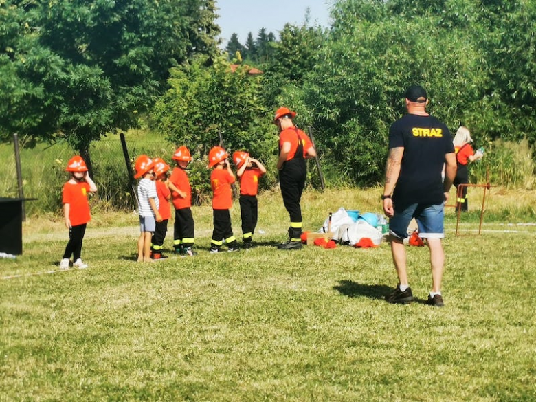 Gminne zawody sportowo-pożarnicze w Ożarach