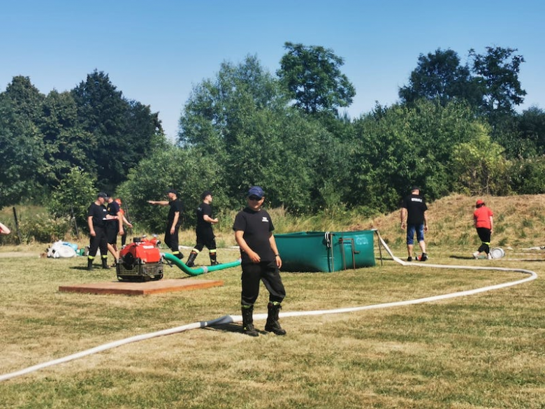 Gminne zawody sportowo-pożarnicze w Ożarach