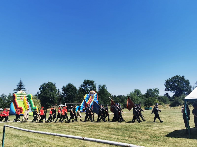 Gminne zawody sportowo-pożarnicze w Ożarach