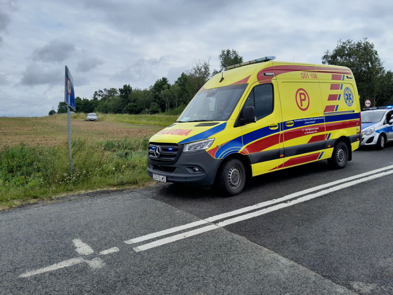  Samochód osobowy wypadł z drogi w Szklarach