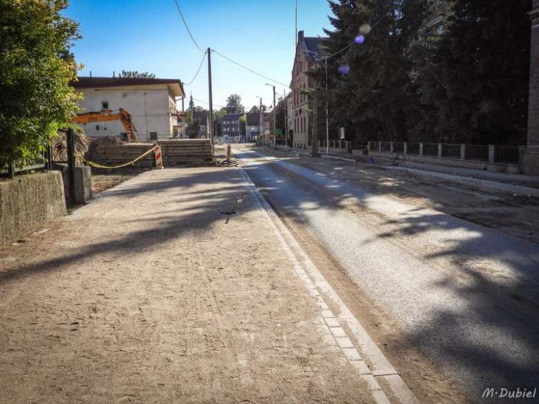 Trwają prace z przebudową ul. Wojska Polskiego w Ziębicach i budową ronda