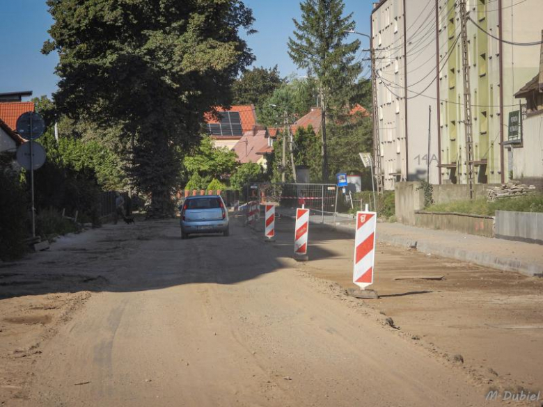 Trwają prace z przebudową ul. Wojska Polskiego w Ziębicach i budową ronda