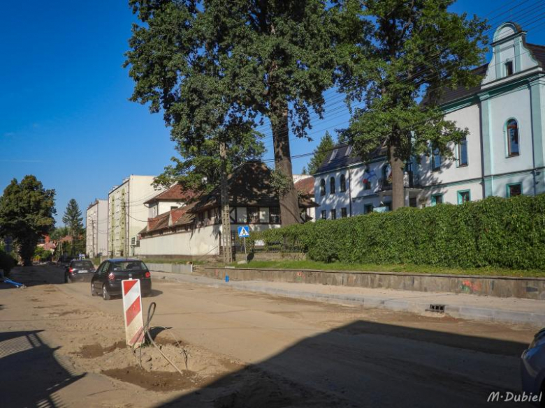 Trwają prace z przebudową ul. Wojska Polskiego w Ziębicach i budową ronda