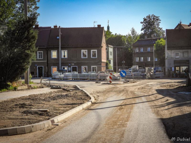 Trwają prace z przebudową ul. Wojska Polskiego w Ziębicach i budową ronda