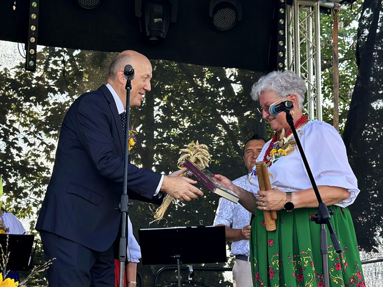 Dożynki gminy Ziębice w Niedźwiedziu