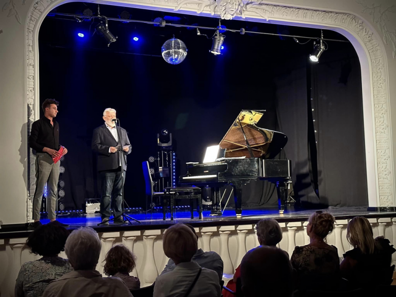 Koncert duetu fortepianowego „Z klasyką przez Polskę"