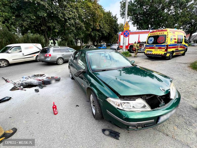 Zderzenie osobówki i motocykla na ulicy Żeromskiego w Ząbkowicach Śl. [foto]