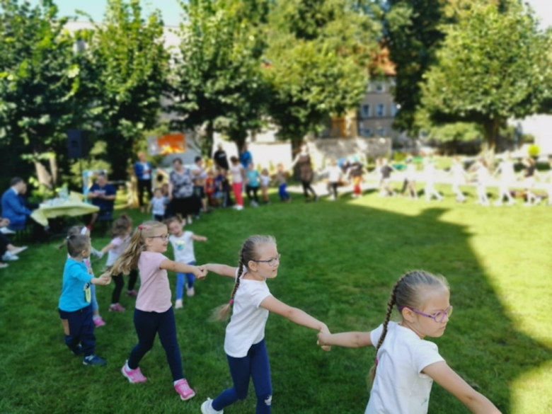 Święto pieczonego ziemniaka w przedszkolu nr 1 w Kamieńcu Ząbkowickim