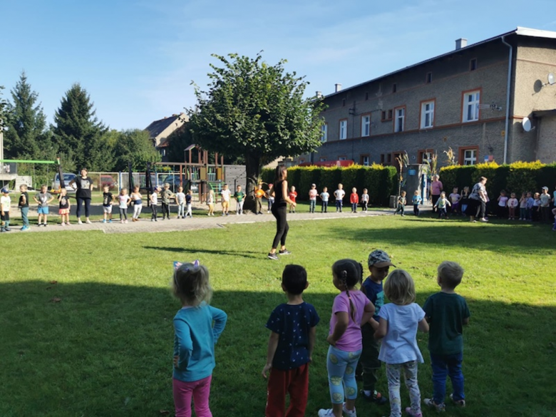 Święto pieczonego ziemniaka w przedszkolu nr 1 w Kamieńcu Ząbkowickim