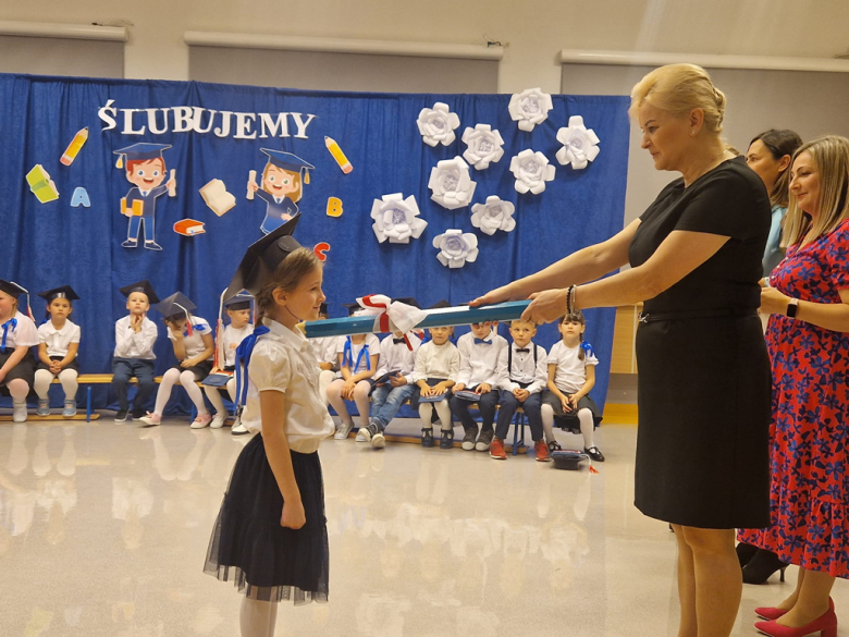 Ślubowanie uczniów klas pierwszych w Grodziszczu i Budzowie