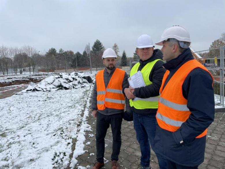 Trwają prace nad nowym budynkiem wielofunkcyjnym oraz infrastrukturą na stadionie miejskim