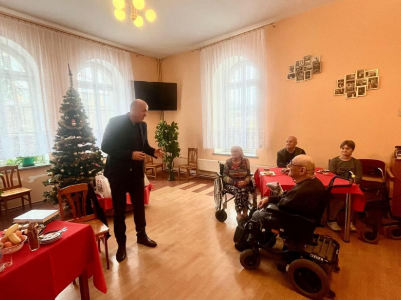 Spotkanie władz gminy z mieszkańcami Domu Pomocy Społecznej w Ziębicach