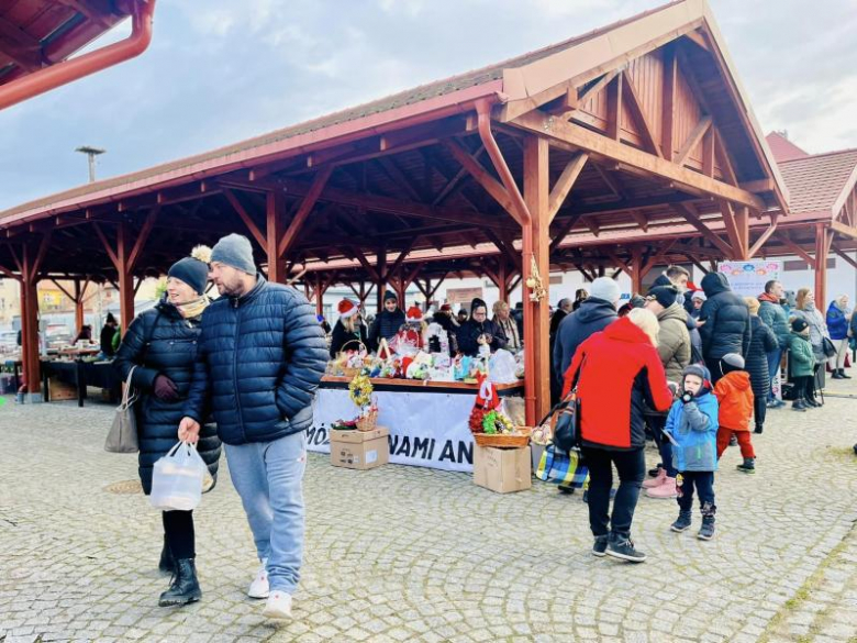 Bożonarodzeniowy jarmark w Ziębicach [foto]