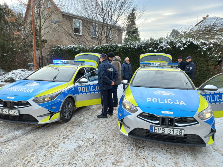 Nowe radiowozy dla policjantów z Komendy Powiatowej Policji w Ząbkowicach Śląskich