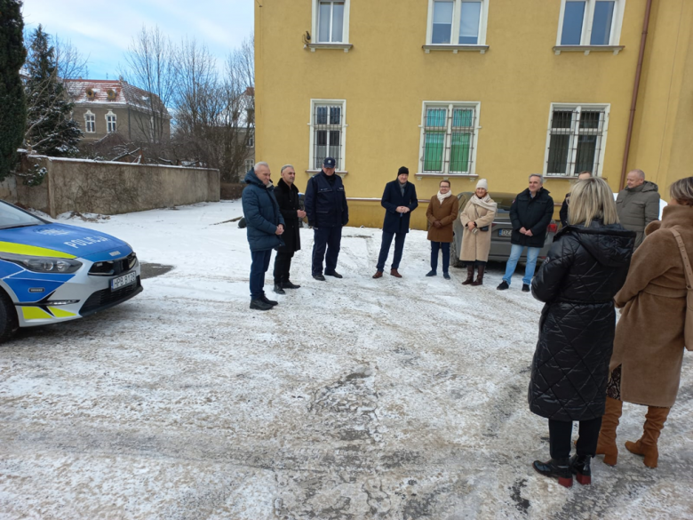 Nowe radiowozy dla policjantów z Komendy Powiatowej Policji w Ząbkowicach Śląskich