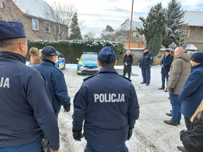 Nowe radiowozy dla policjantów z Komendy Powiatowej Policji w Ząbkowicach Śląskich