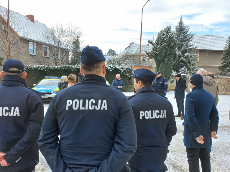 Nowe radiowozy dla policjantów z Komendy Powiatowej Policji w Ząbkowicach Śląskich