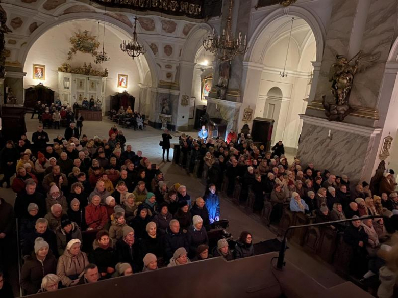 	Zespół Pieśni i Tańca „Śląsk” kolędował w Bardzie