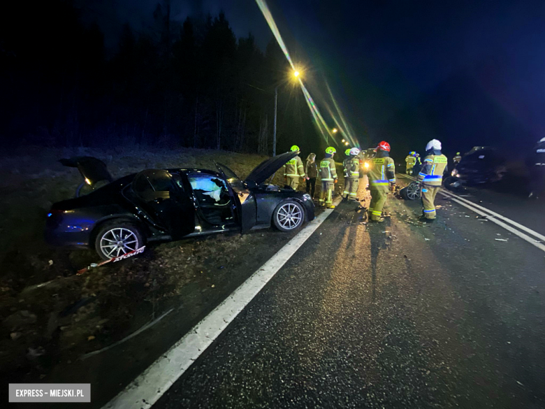 Zderzenie trzech osobówek w Bardzie. Krajowa ósemka zablokowana