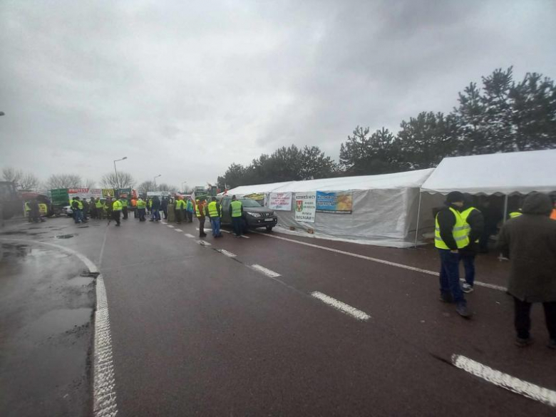 Rolnicy z powiatu ząbkowickiego protestują na granicy z Ukrainą