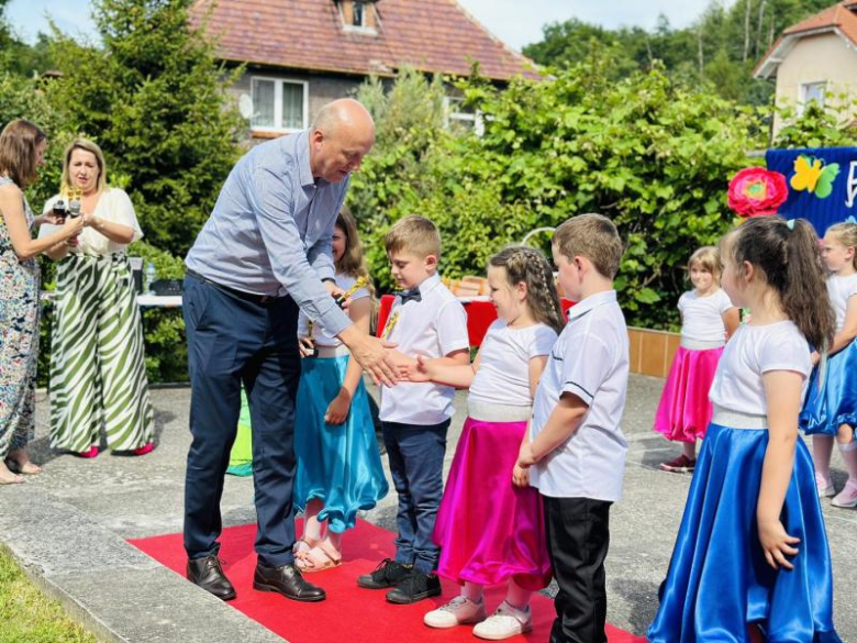 Pożegnanie przedszkolaków z Przedszkola na Orlej Polanie w Ziębicach