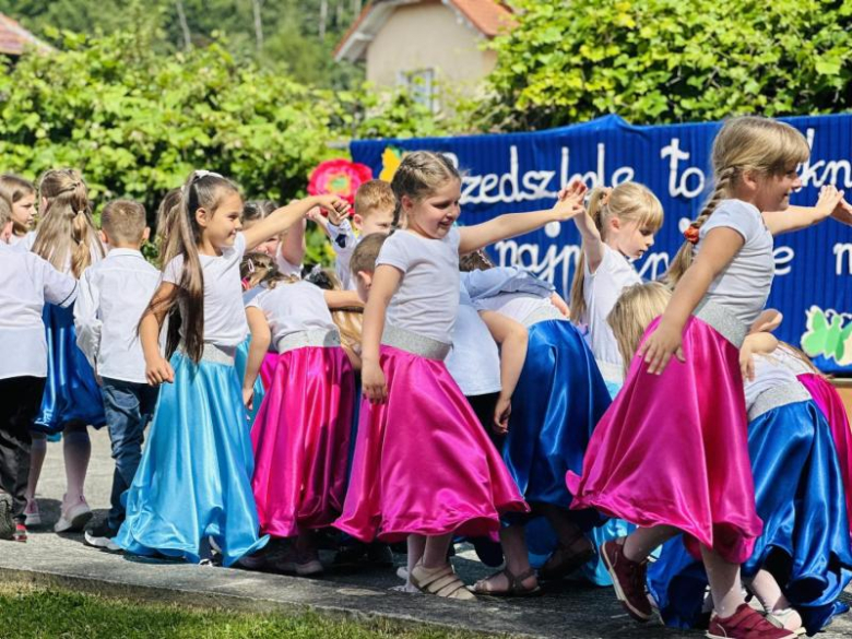 Pożegnanie przedszkolaków z Przedszkola na Orlej Polanie w Ziębicach