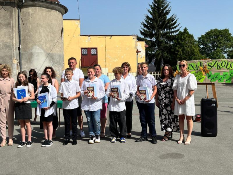 Wakacje na start. Zakończenie roku w ziębickiej czwórce 