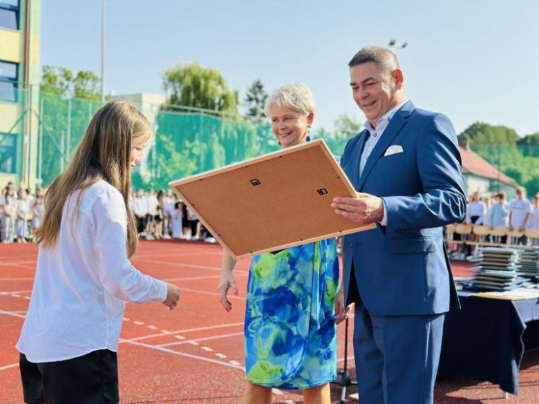 Zakończenie roku szkolnego w Szkole Podstawowej nr 2 w Ziębicach [foto]