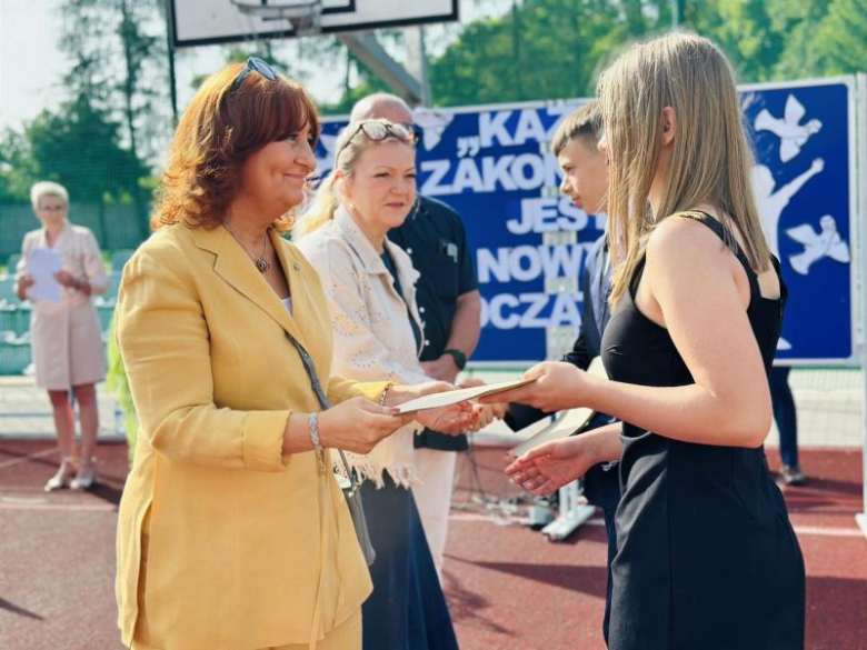 Zakończenie roku szkolnego w Szkole Podstawowej nr 2 w Ziębicach [foto]