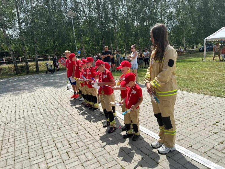 Piknik rodzinny połączony ze ślubowaniem młodych druhów w Dzbanowie