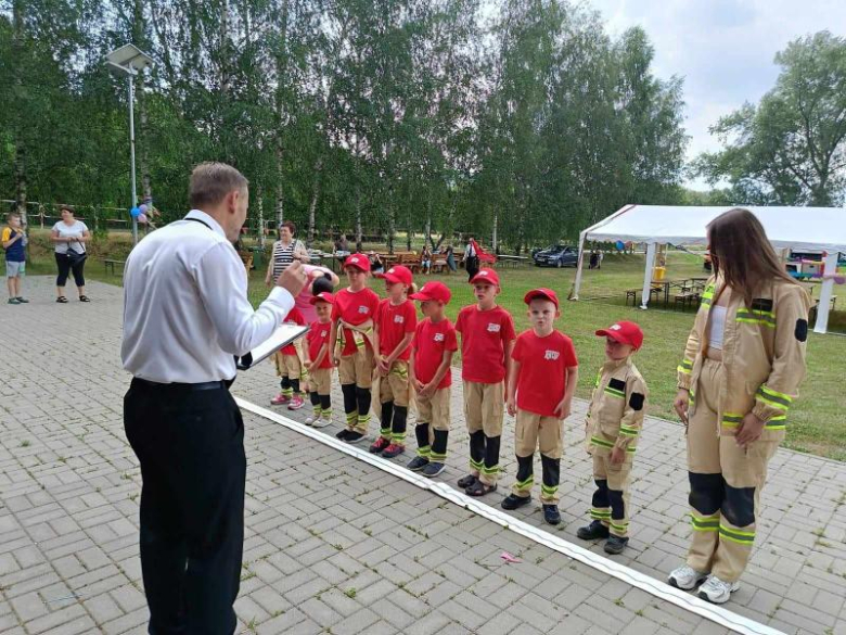 Piknik rodzinny połączony ze ślubowaniem młodych druhów w Dzbanowie