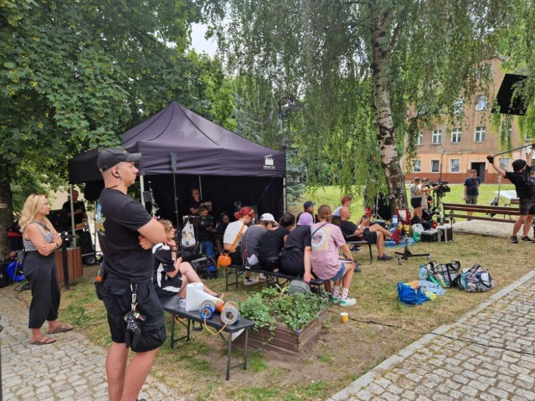 „Dziadku, wiejemy!”. Srebrna Góra ponownie stała się planem filmowym