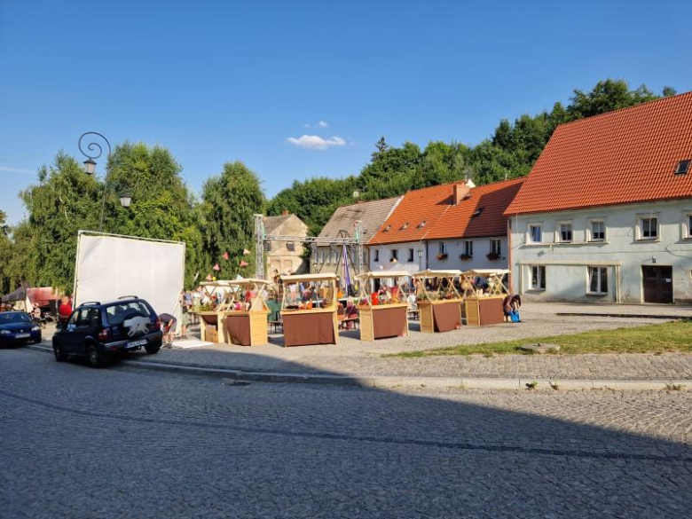 „Dziadku, wiejemy!”. Srebrna Góra ponownie stała się planem filmowym