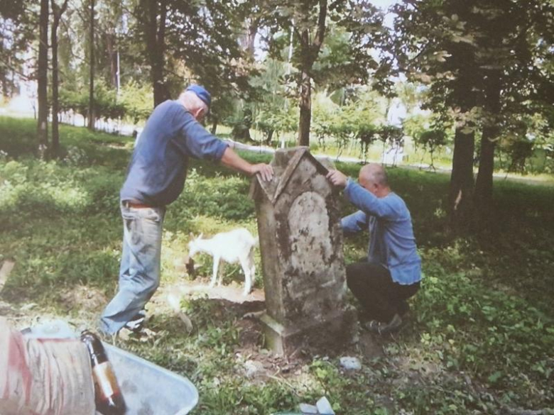 Jak ziębiczanie ratowali polskie cmentarze na Kresach? - prelekcja Przemysława Woyciechowskiego