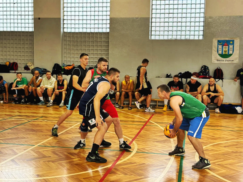 Turniej Streetballa w Ziębicach. Dwanaście zespołów rywalizowało o miano najlepszej ekipy