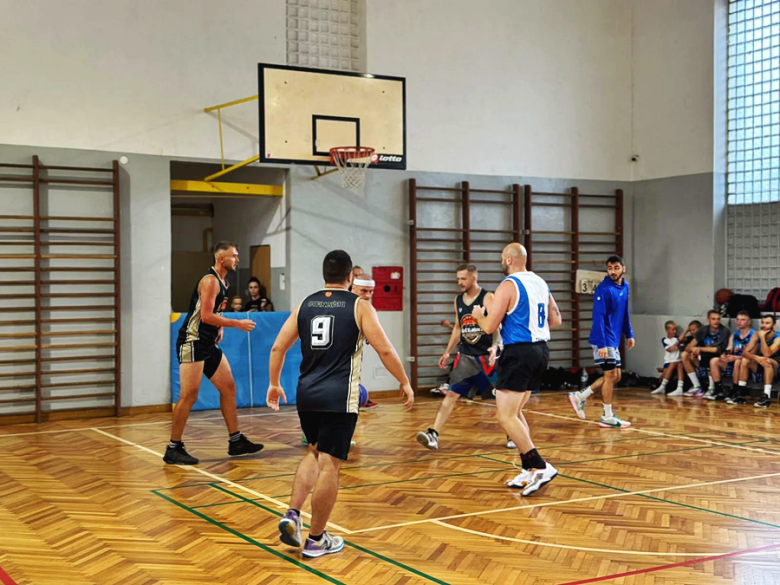 Turniej Streetballa w Ziębicach. Dwanaście zespołów rywalizowało o miano najlepszej ekipy