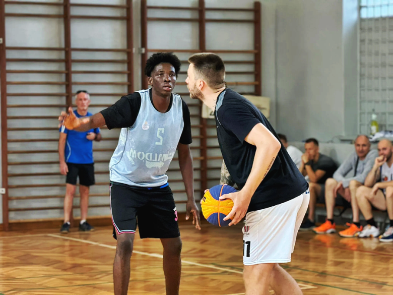 Turniej Streetballa w Ziębicach. Dwanaście zespołów rywalizowało o miano najlepszej ekipy