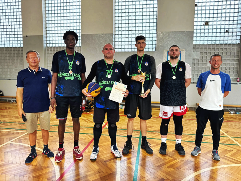 Turniej Streetballa w Ziębicach. Dwanaście zespołów rywalizowało o miano najlepszej ekipy