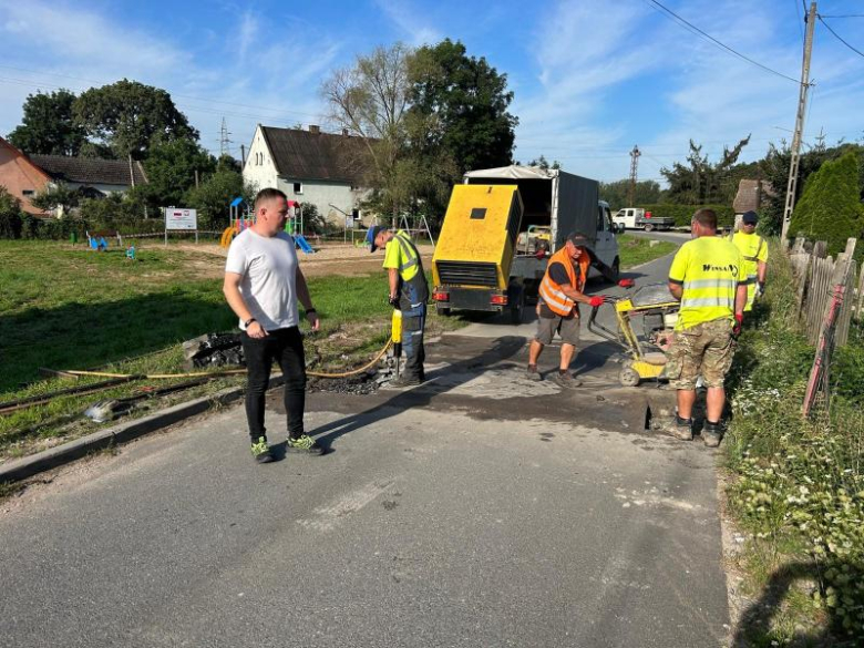 W kamienieckiej gminie poprawiają stan infrastruktury drogowej i melioracyjnej