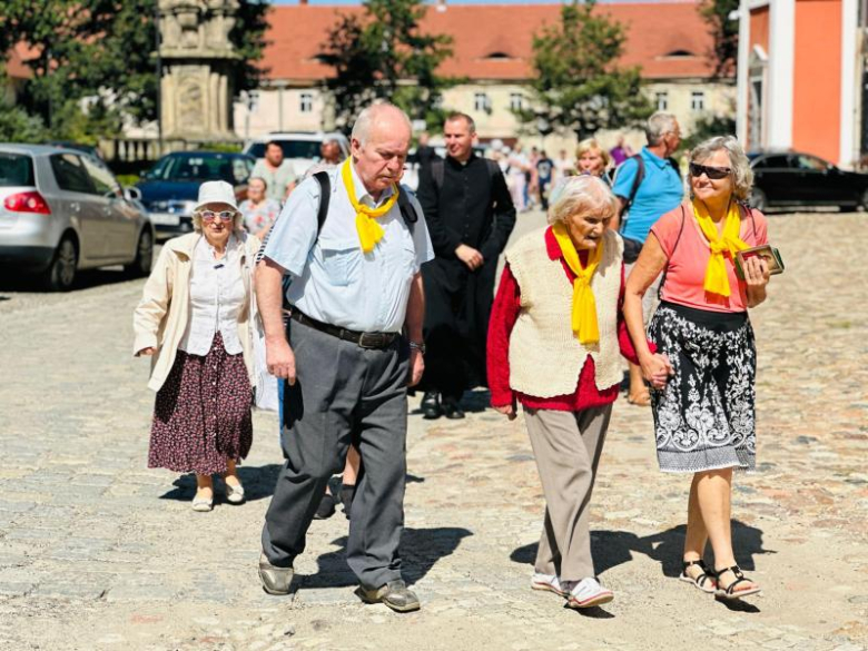 15. Pielgrzymka i Piknik integracyjny Osób Niepełnosprawnych, ich Rodzin i Przyjaciół w Henrykowie