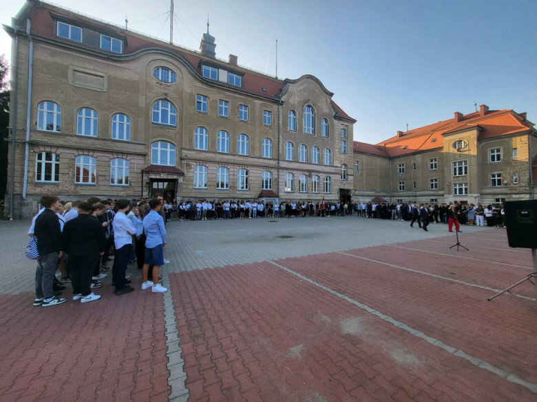 Rozpoczęcie roku szkolnego w szkołach ponadpodstawowych Powiatu Ząbkowickiego