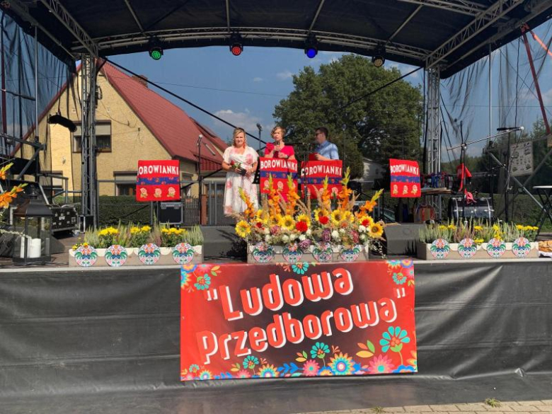  „Ludowa Przedborowa”. Świętowano też 25-lecie Borowianek i święto plonów