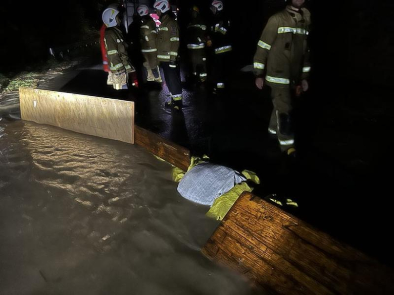 	Zalane posesje oraz kilka domów. Kilkadziesiąt interwencji strażaków w ciągu kilku godzin