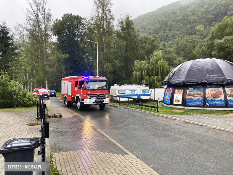 Stan alarmowy na Nysie Kłodzkiej w Bardzie przekroczony o ponad pół metra [foto] [aktualizacja]