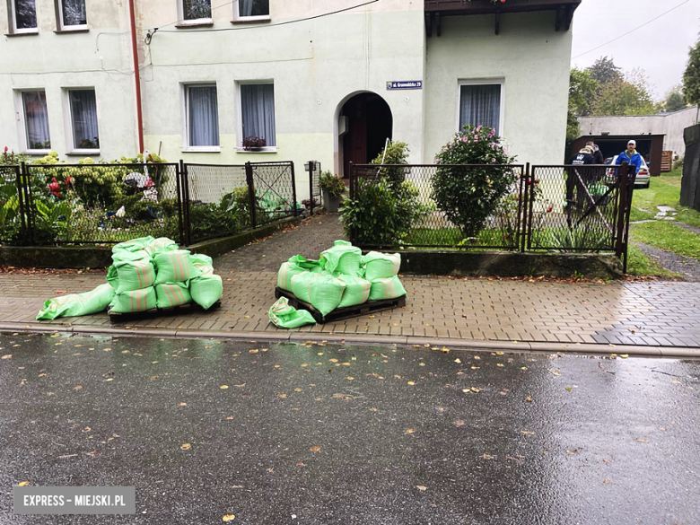 Stan alarmowy na Nysie Kłodzkiej w Bardzie przekroczony o ponad pół metra [foto] [aktualizacja]